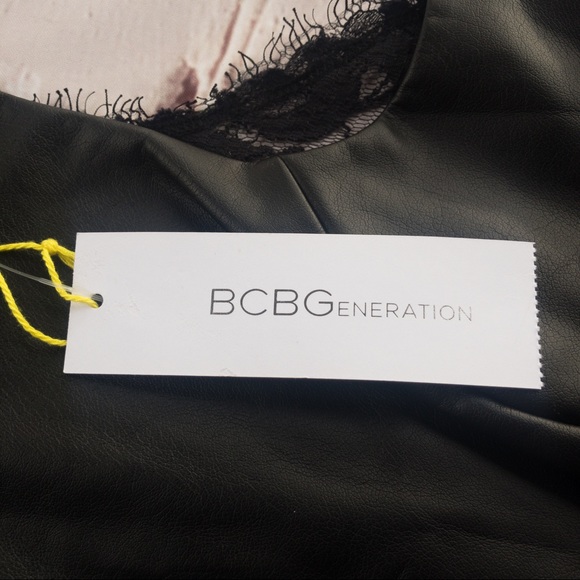 BCBGeneration NWT Black Faux Leather/Lace Dress Flowy Bottom Women's Size 4 - Picture 7 of 13